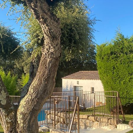 Le Cabanon De Val Bed & Breakfast Gassin Exterior photo