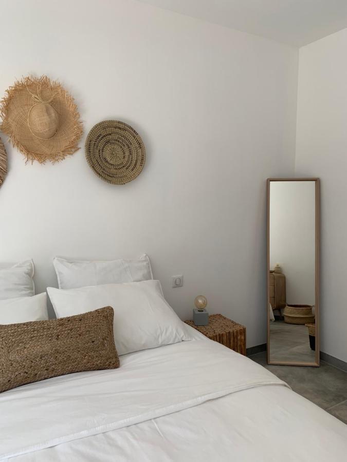 Le Cabanon De Val Bed & Breakfast Gassin Exterior photo
